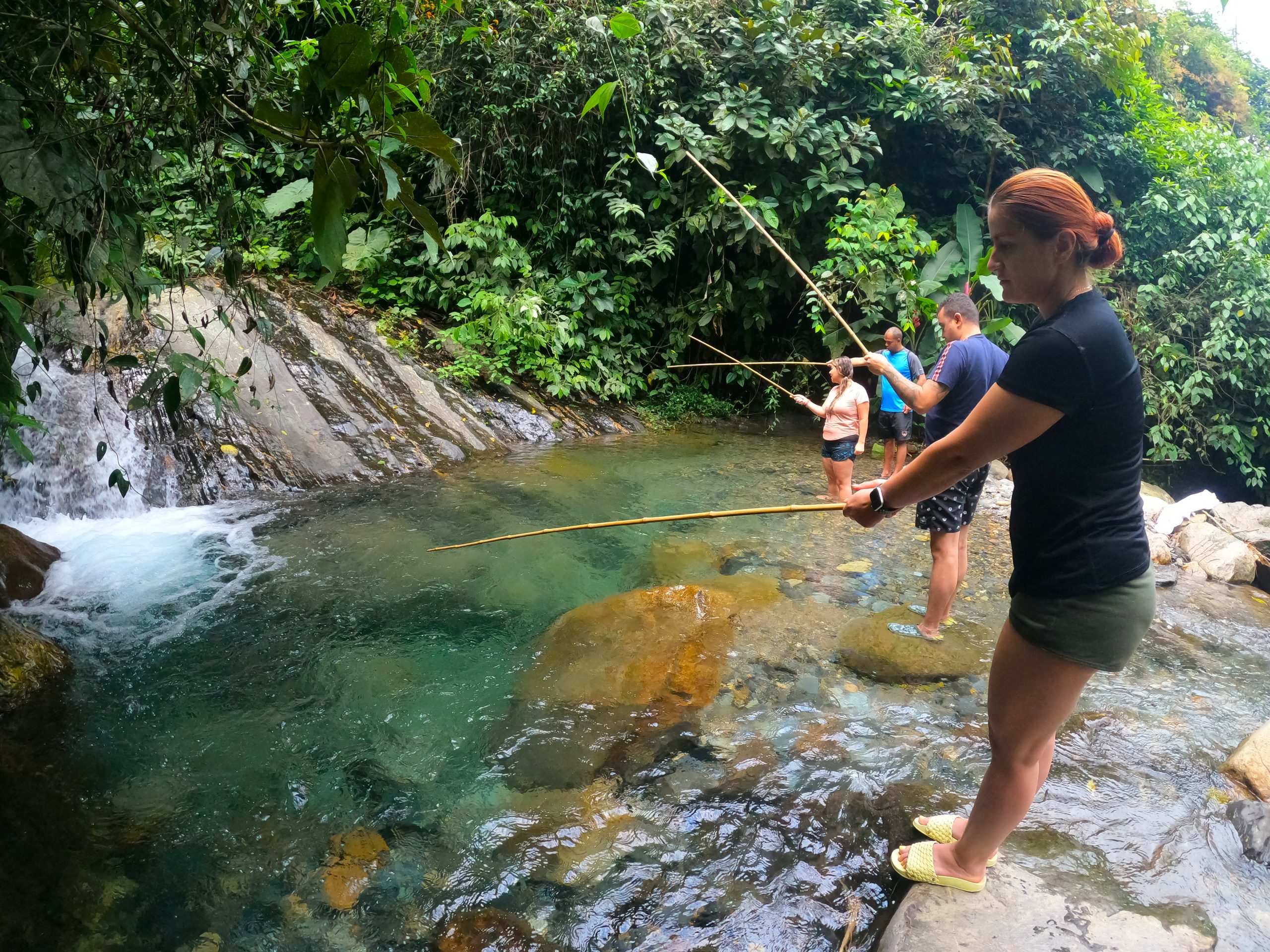 pesca nativa en rio