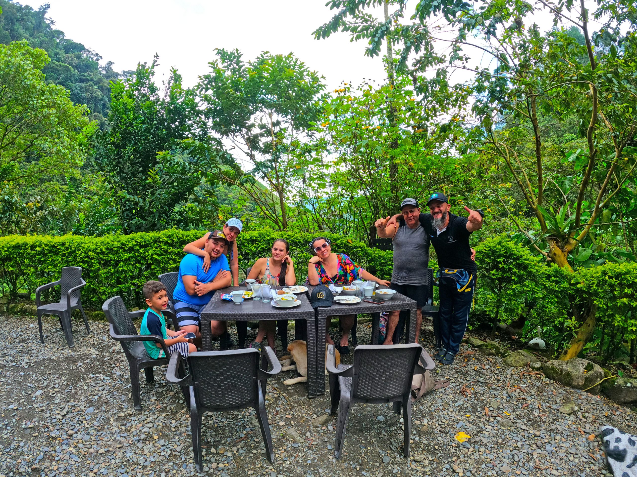 restaurante al aire libre en termales el escondite