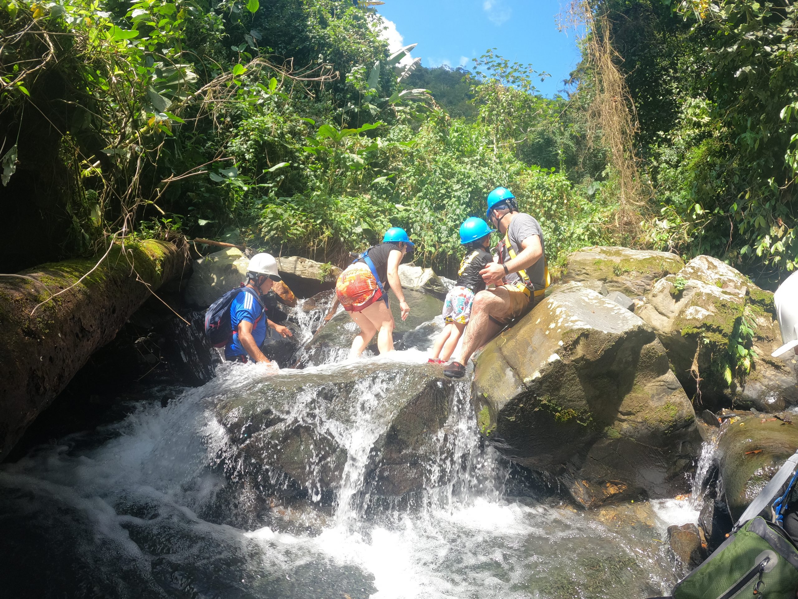 deportes extremos por el rio