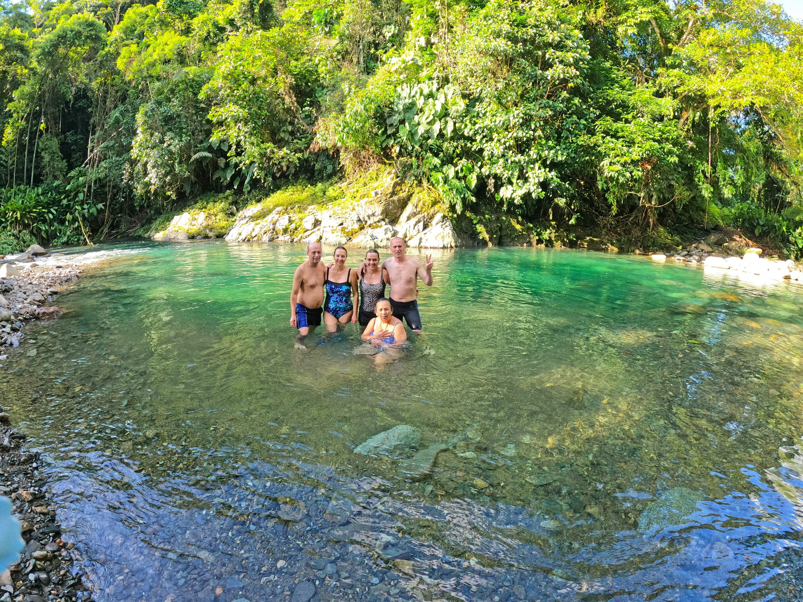 baño en el charco la vuelta